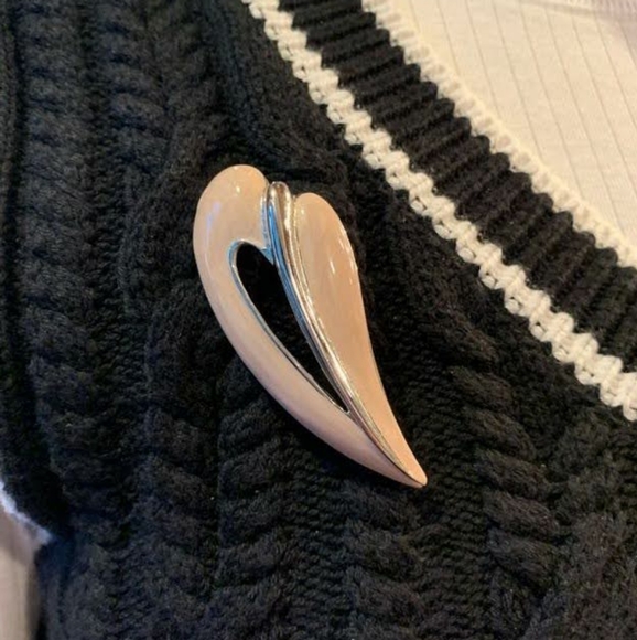 Monet Enamel Leaf Brooch/Pin - Picture 5 of 8